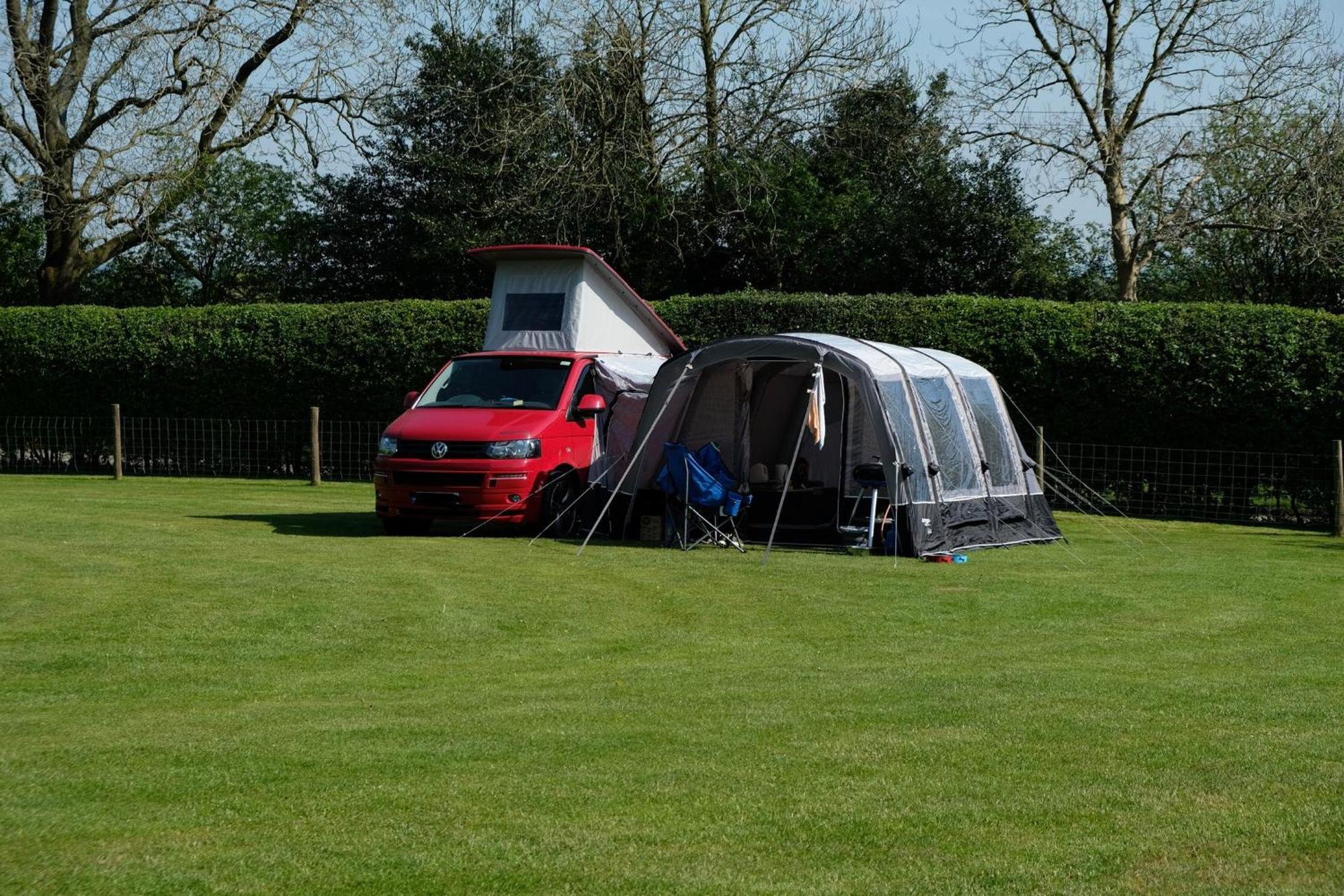 Bank Top Camping-North York Moors With Pitches For Caravans, Camper Vans And Tents Hotel พิกเคอริง ภายนอก รูปภาพ