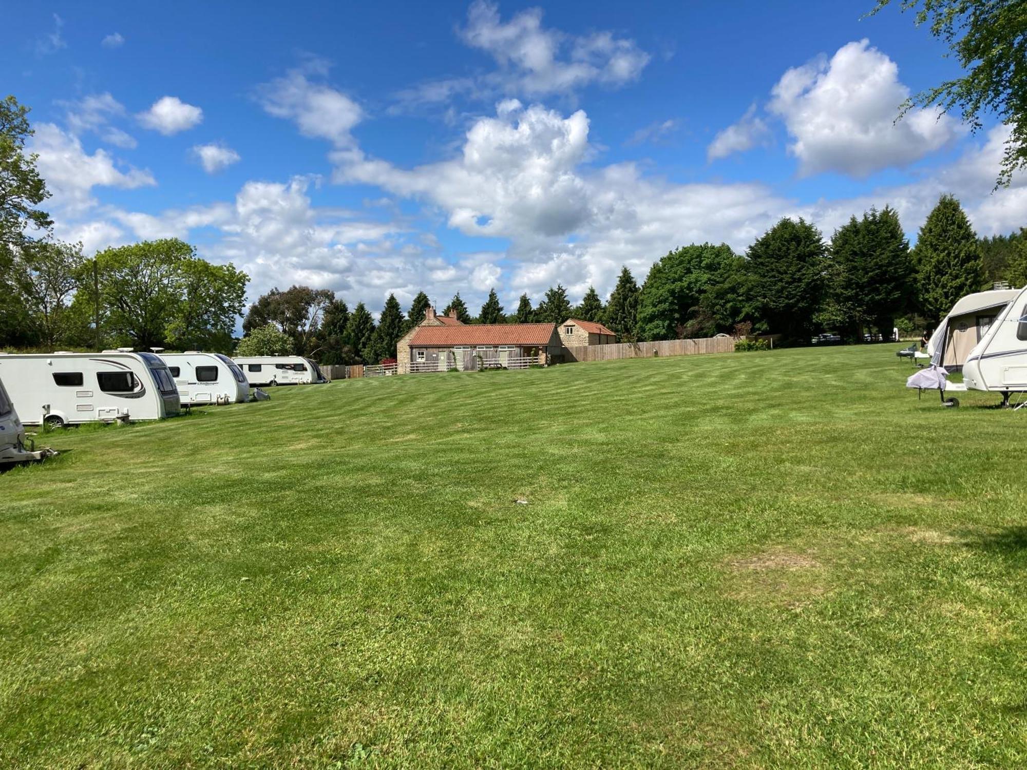 Bank Top Camping-North York Moors With Pitches For Caravans, Camper Vans And Tents Hotel พิกเคอริง ภายนอก รูปภาพ