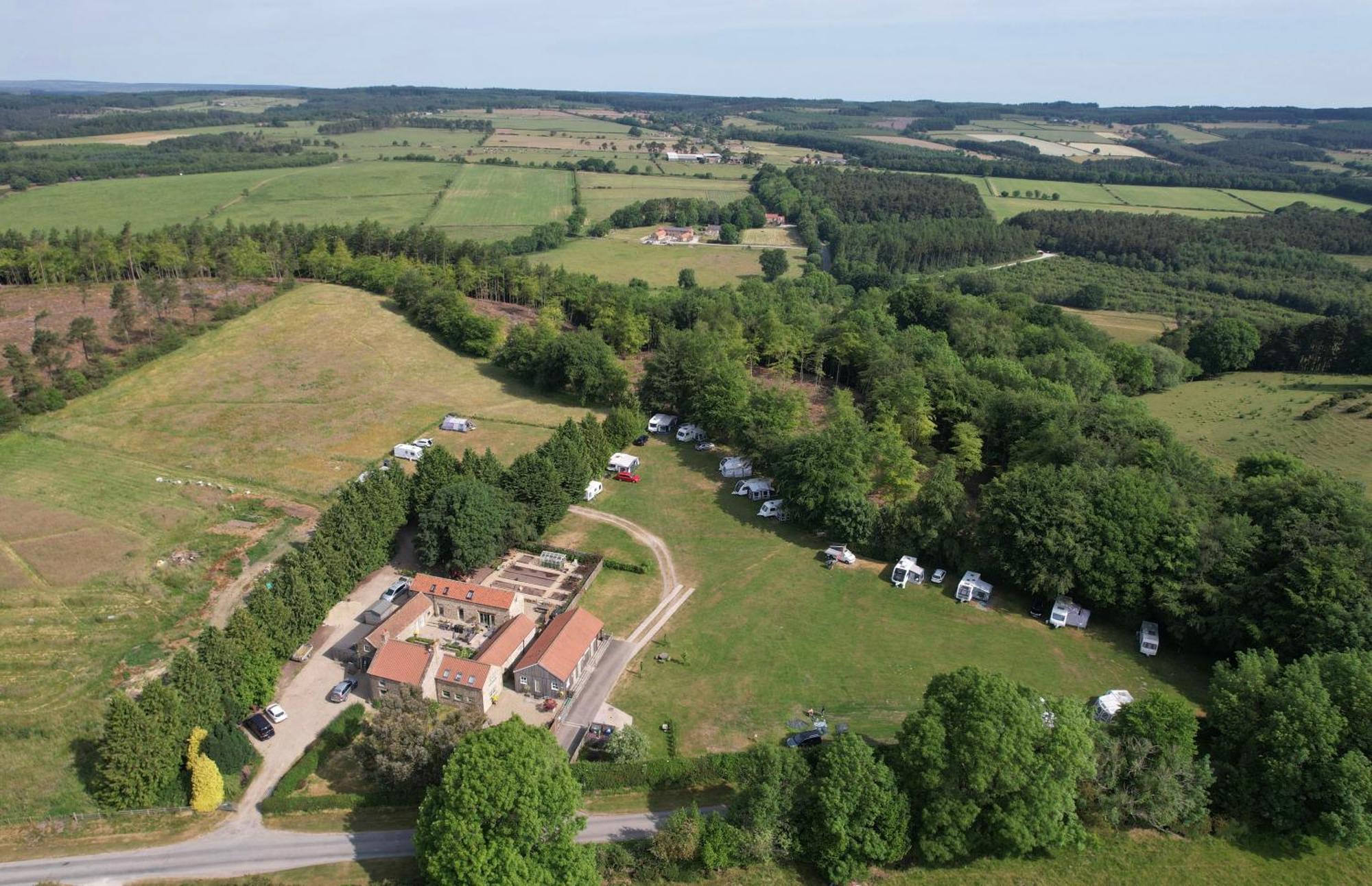 Bank Top Camping-North York Moors With Pitches For Caravans, Camper Vans And Tents Hotel พิกเคอริง ภายนอก รูปภาพ
